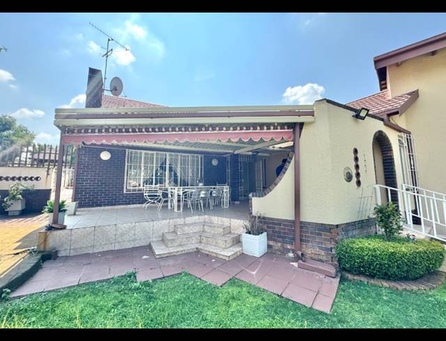 4 BEDROOM HOUSE FOR SALE IN WINCHESTER HILLS